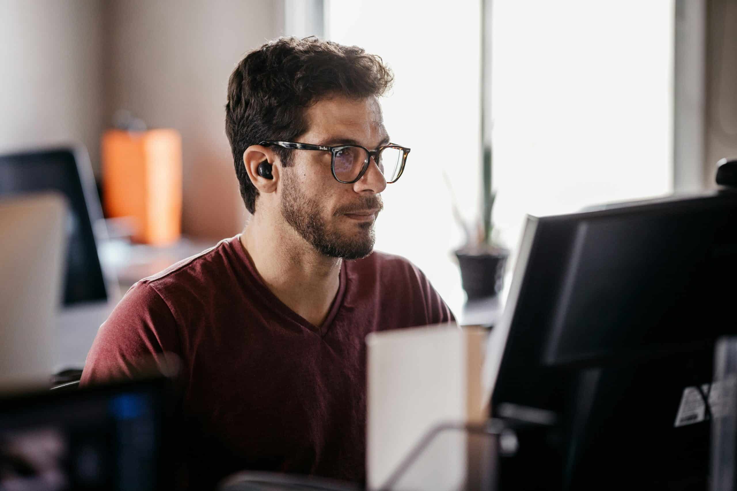 Hate Your Job? Here’s How to Escape the 9–5 and Start an Online Business